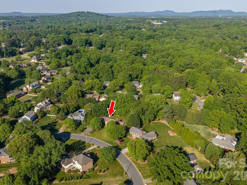 1520 Stableview Drive, Gastonia, NC 28056.  MLS# CAR4368083, YatesRealty ID 16538. 