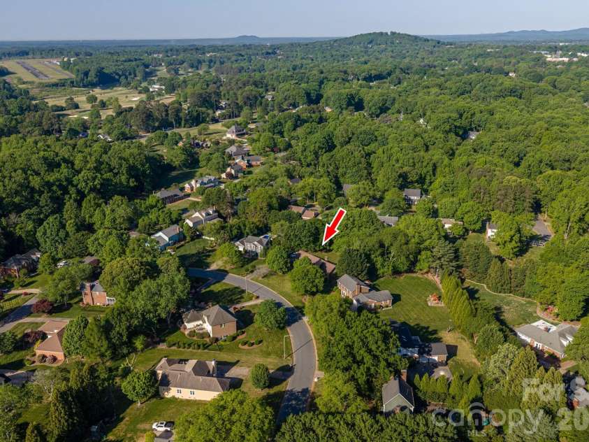 1520 Stableview Drive, Gastonia, NC 28056.  MLS# CAR4368083, YatesRealty ID 16538. 