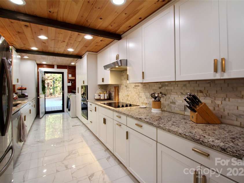 13538 Pine Harbor Road, Charlotte, NC 28278.  MLS# CAR4203137, YatesRealty ID 1654. 
