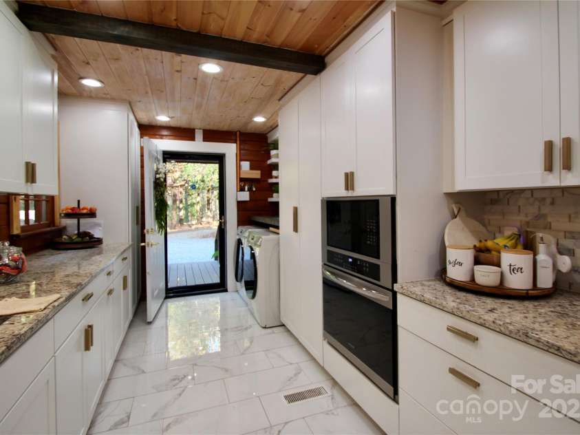 13538 Pine Harbor Road, Charlotte, NC 28278.  MLS# CAR4203137, YatesRealty ID 1654. 