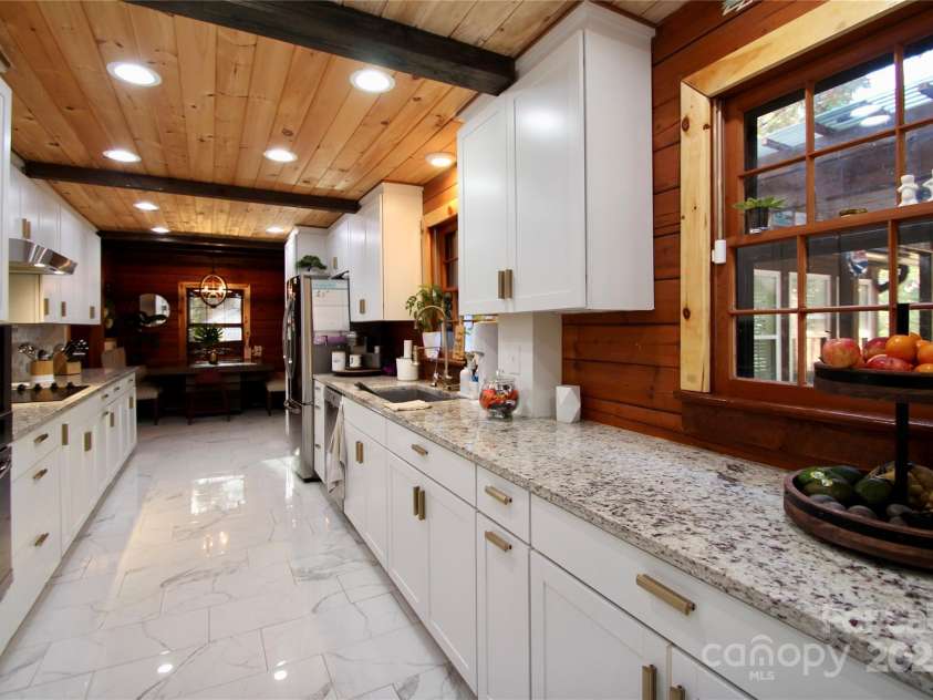 13538 Pine Harbor Road, Charlotte, NC 28278.  MLS# CAR4203137, YatesRealty ID 1654. 