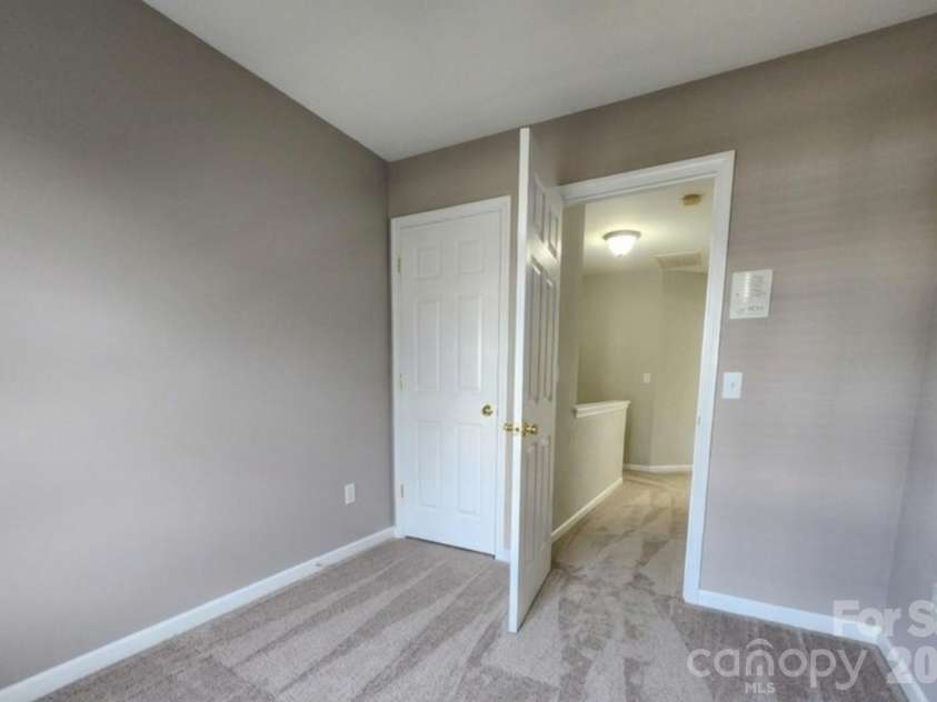 104 Rock Ridge Lane, Mount Holly, NC 28120.  MLS# CAR4364405, YatesRealty ID 16540. 