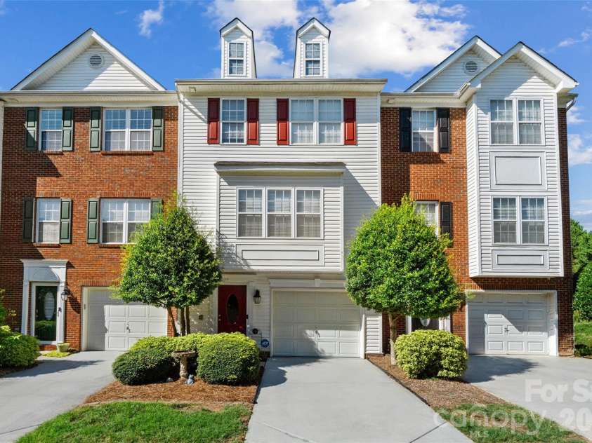 104 Rock Ridge Lane, Mount Holly, NC 28120.  MLS# CAR4395129, YatesRealty ID 16540. 