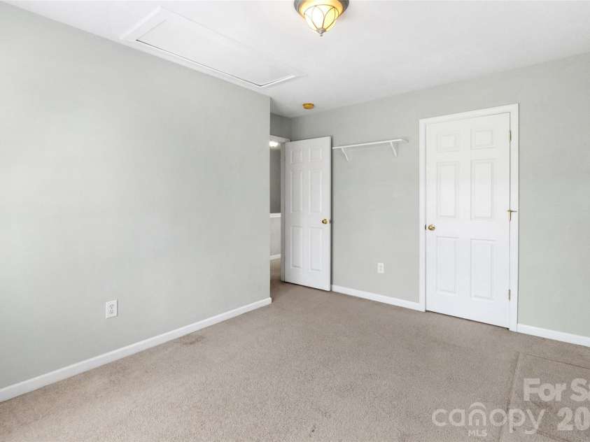 104 Rock Ridge Lane, Mount Holly, NC 28120.  MLS# CAR4395129, YatesRealty ID 16540. 