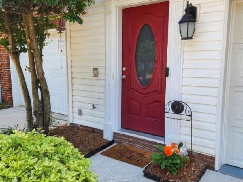 104 Rock Ridge Lane, Mount Holly, NC 28120.  MLS# CAR4395129, YatesRealty ID 16540. 