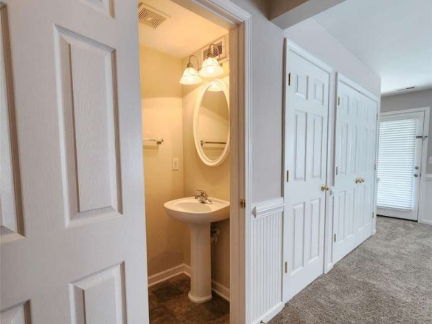 104 Rock Ridge Lane, Mount Holly, NC 28120.  MLS# CAR4395129, YatesRealty ID 16540. 