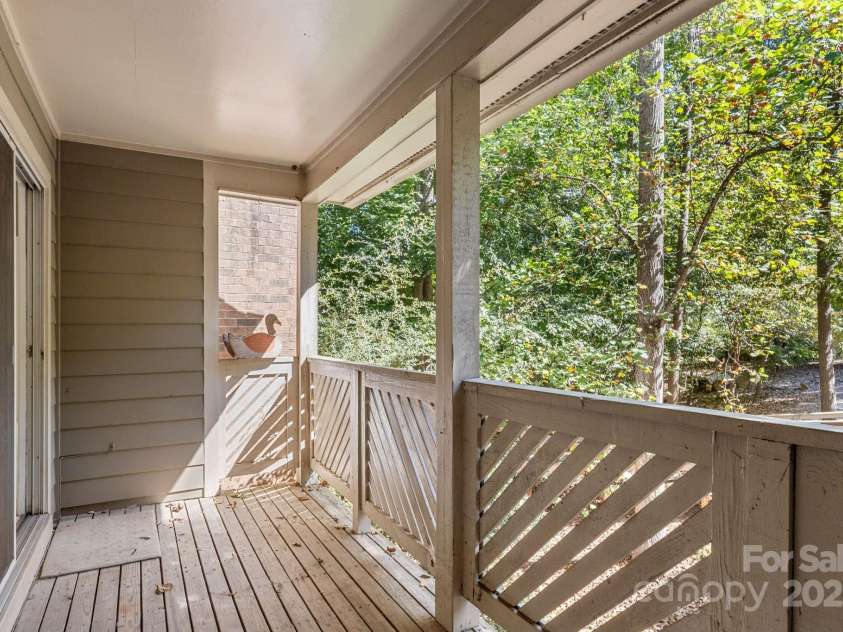 6523 Clavell Lane, Charlotte, NC 28210.  MLS# CAR4315842, YatesRealty ID 16540. Balcony