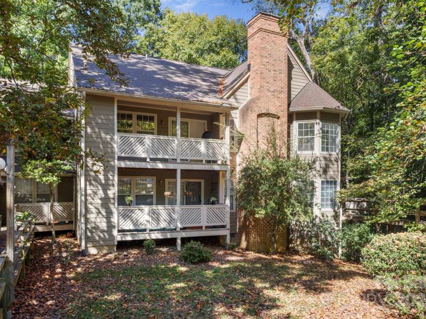 6523 Clavell Lane, Charlotte, NC 28210.  MLS# CAR4315842, YatesRealty ID 16540. Front view from Clavell Lane