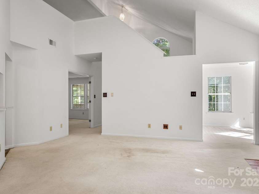 6523 Clavell Lane, Charlotte, NC 28210.  MLS# CAR4315842, YatesRealty ID 16540. Living space