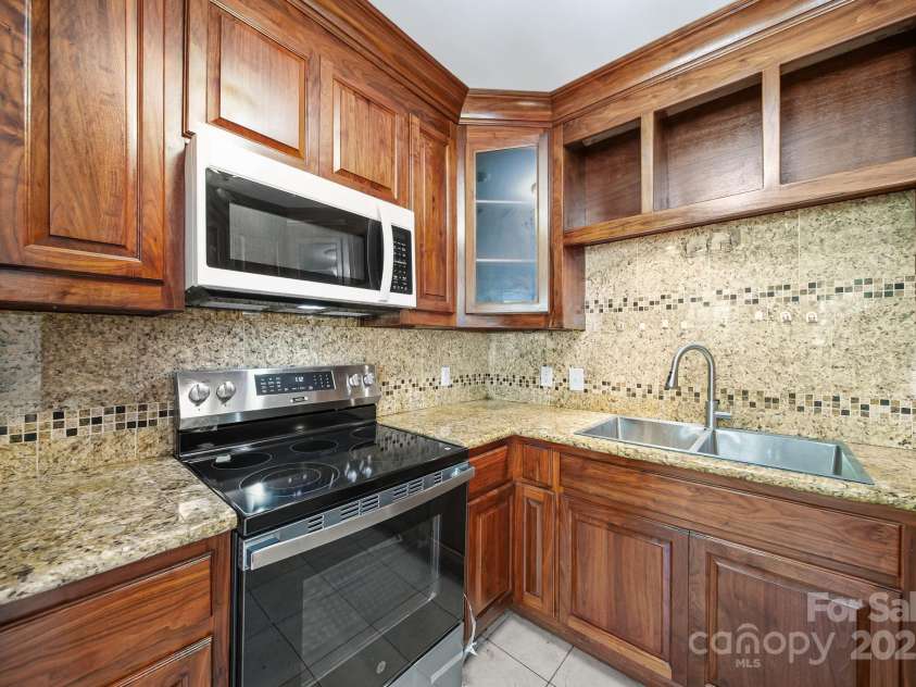 509 Lee Avenue, Wadesboro, NC 28170.  MLS# CAR4315552, YatesRealty ID 16541. 