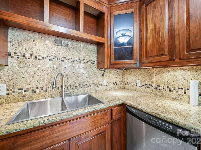 509 Lee Avenue, Wadesboro, NC 28170.  MLS# CAR4315552, YatesRealty ID 16541. 