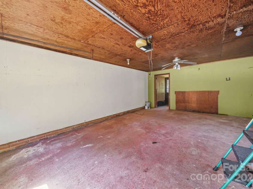509 Lee Avenue, Wadesboro, NC 28170.  MLS# CAR4315552, YatesRealty ID 16541. 