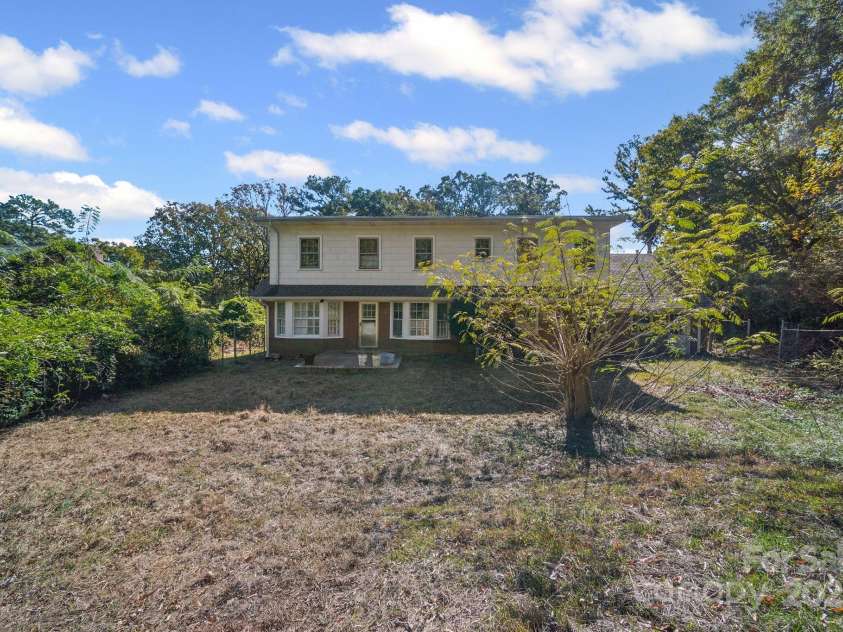 509 Lee Avenue, Wadesboro, NC 28170.  MLS# CAR4315552, YatesRealty ID 16541. 