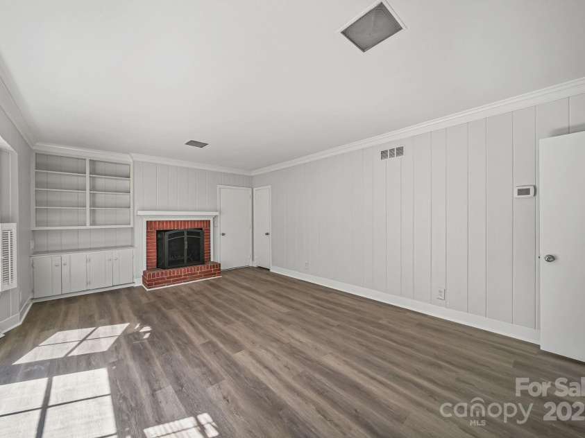 509 Lee Avenue, Wadesboro, NC 28170.  MLS# CAR4315552, YatesRealty ID 16541. Den