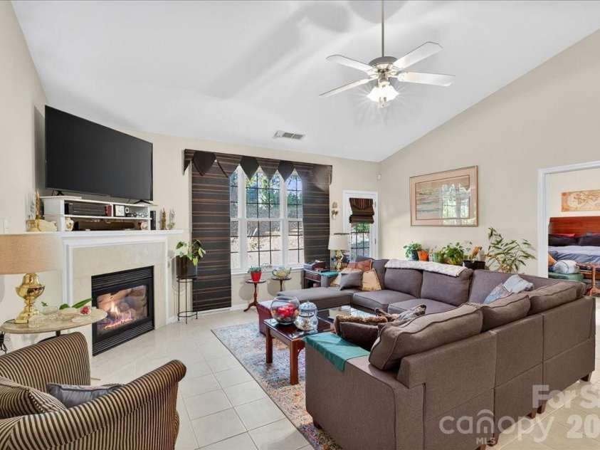4412 Glenlea Commons Drive, Charlotte, NC 28216.  MLS# CAR4314220, YatesRealty ID 16542. 