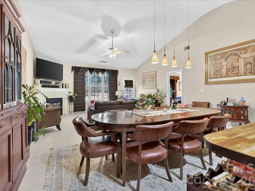 4412 Glenlea Commons Drive, Charlotte, NC 28216.  MLS# CAR4314220, YatesRealty ID 16542. 