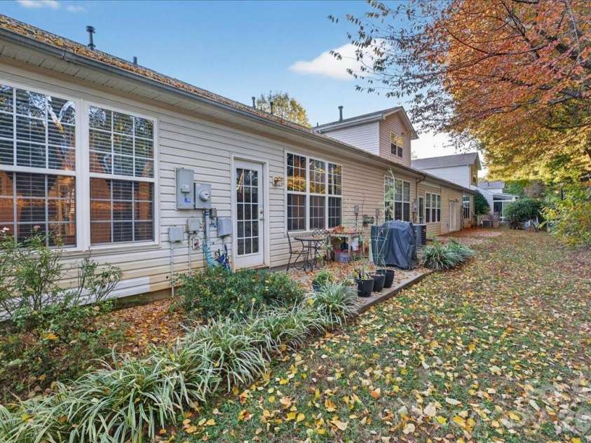 4412 Glenlea Commons Drive, Charlotte, NC 28216.  MLS# CAR4314220, YatesRealty ID 16542. 