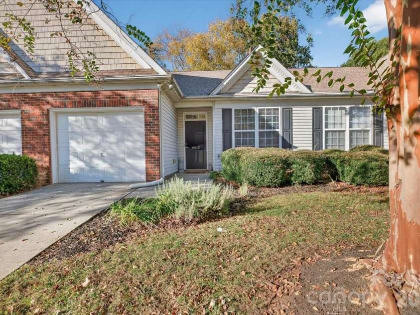 4412 Glenlea Commons Drive, Charlotte, NC 28216.  MLS# CAR4314220, YatesRealty ID 16542. Garage and front entry