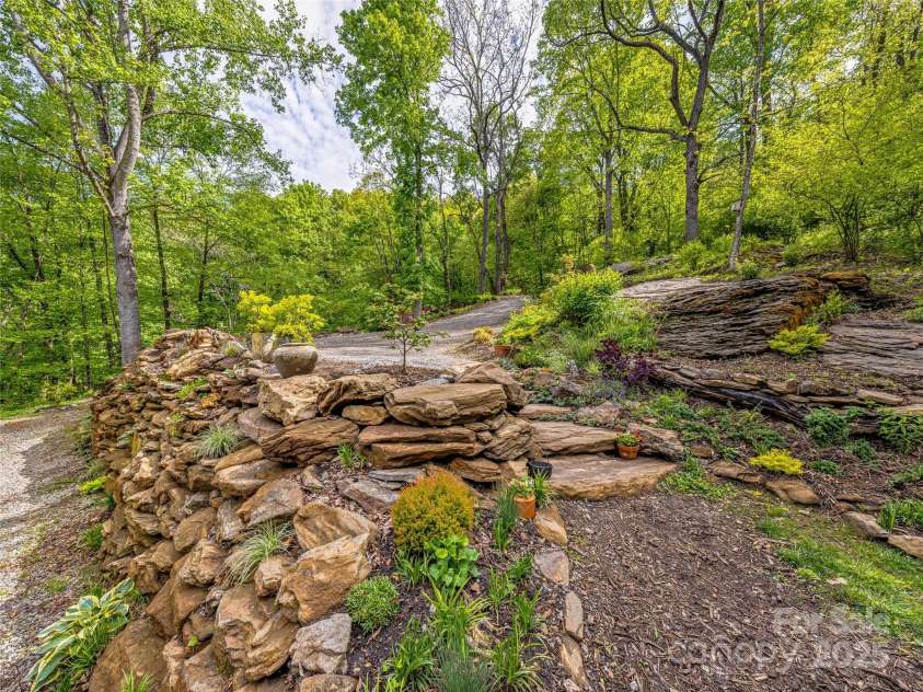 1846 Utah Mountain Road, Waynesville, NC 28785.  MLS# CAR4255957, YatesRealty ID 16543. 