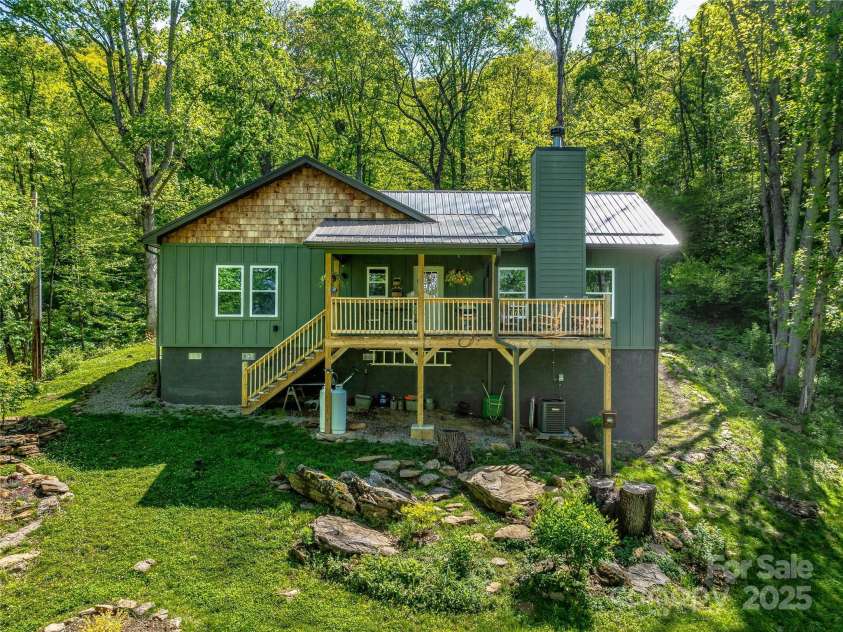 1846 Utah Mountain Road, Waynesville, NC 28785.  MLS# CAR4255957, YatesRealty ID 16543. 