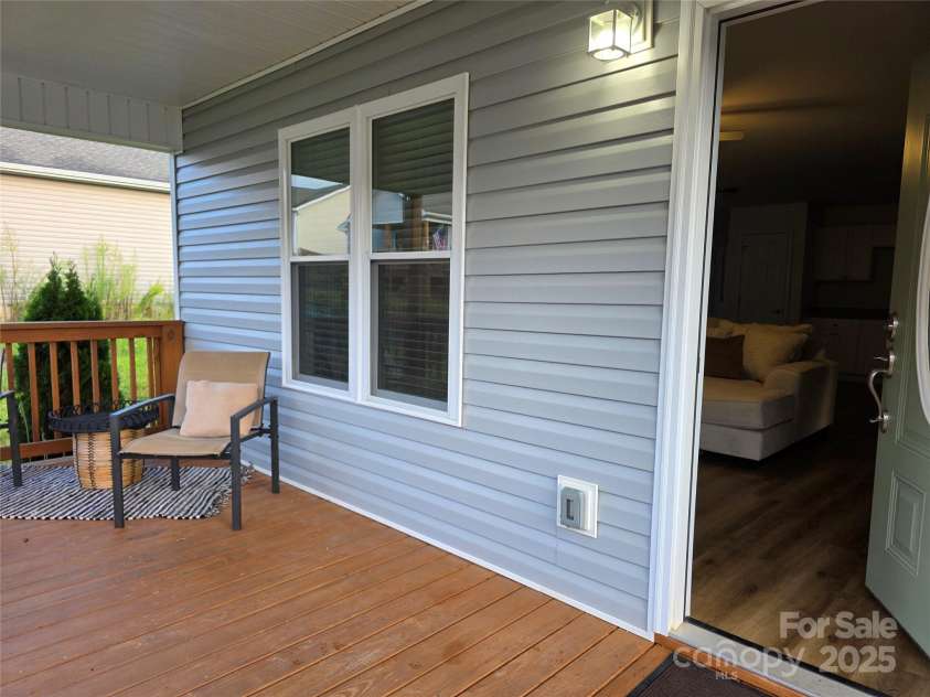 48 Patriot Place, Mars Hill, NC 28754.  MLS# CAR4321275, YatesRealty ID 16544. Come In! Come In!