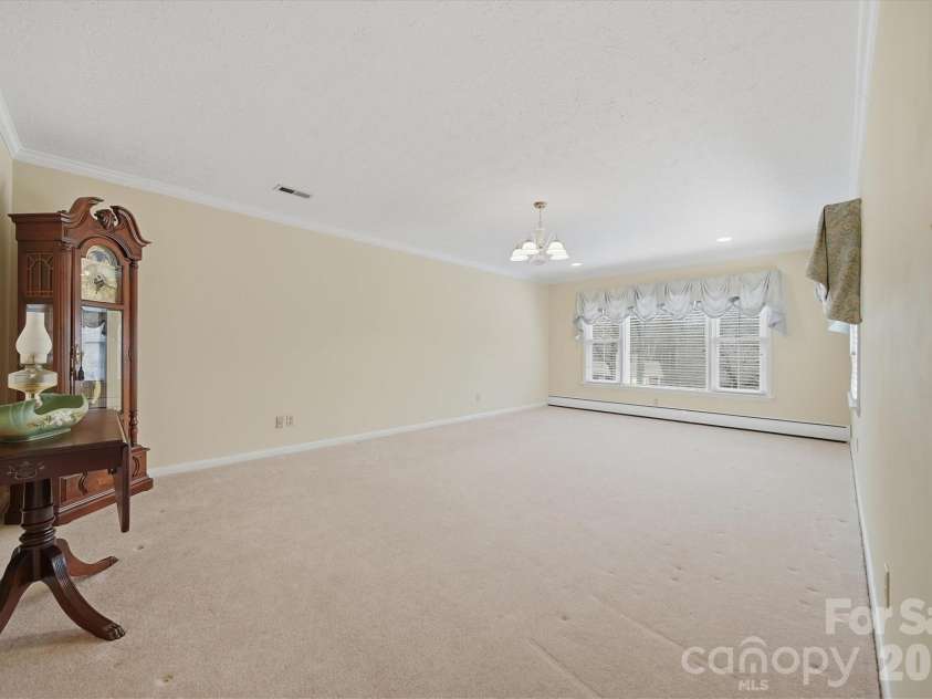 406 Wedgewood Place, Lenoir, NC 28645.  MLS# CAR4337217, YatesRealty ID 16545. 