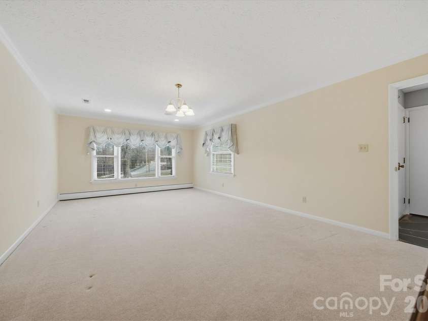 406 Wedgewood Place, Lenoir, NC 28645.  MLS# CAR4337217, YatesRealty ID 16545. 
