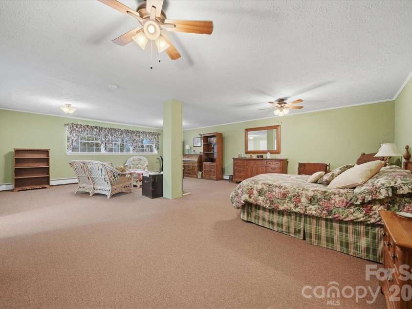 406 Wedgewood Place, Lenoir, NC 28645.  MLS# CAR4337217, YatesRealty ID 16545. 