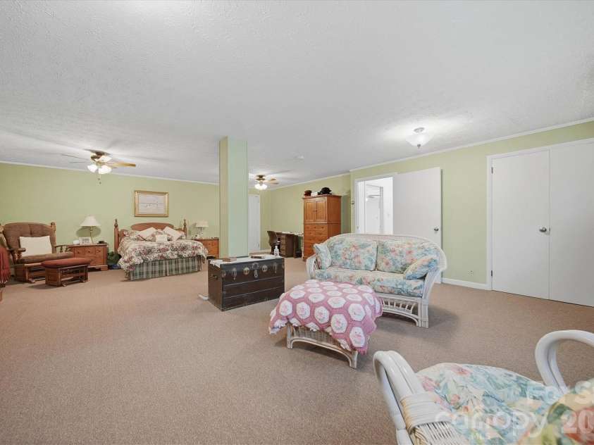 406 Wedgewood Place, Lenoir, NC 28645.  MLS# CAR4337217, YatesRealty ID 16545. 