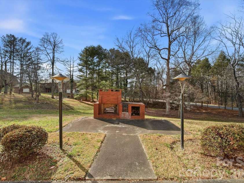 406 Wedgewood Place, Lenoir, NC 28645.  MLS# CAR4337217, YatesRealty ID 16545. 