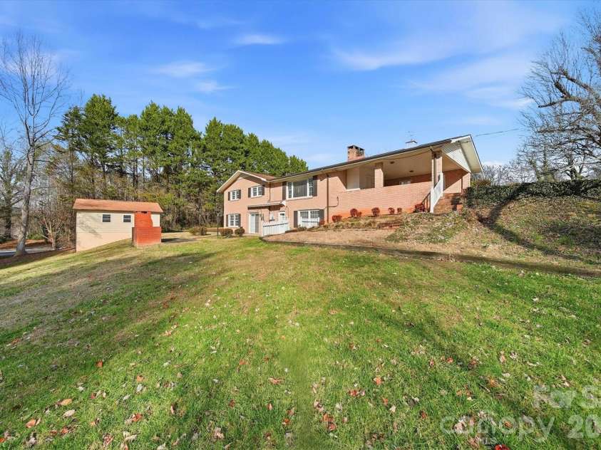 406 Wedgewood Place, Lenoir, NC 28645.  MLS# CAR4337217, YatesRealty ID 16545. 