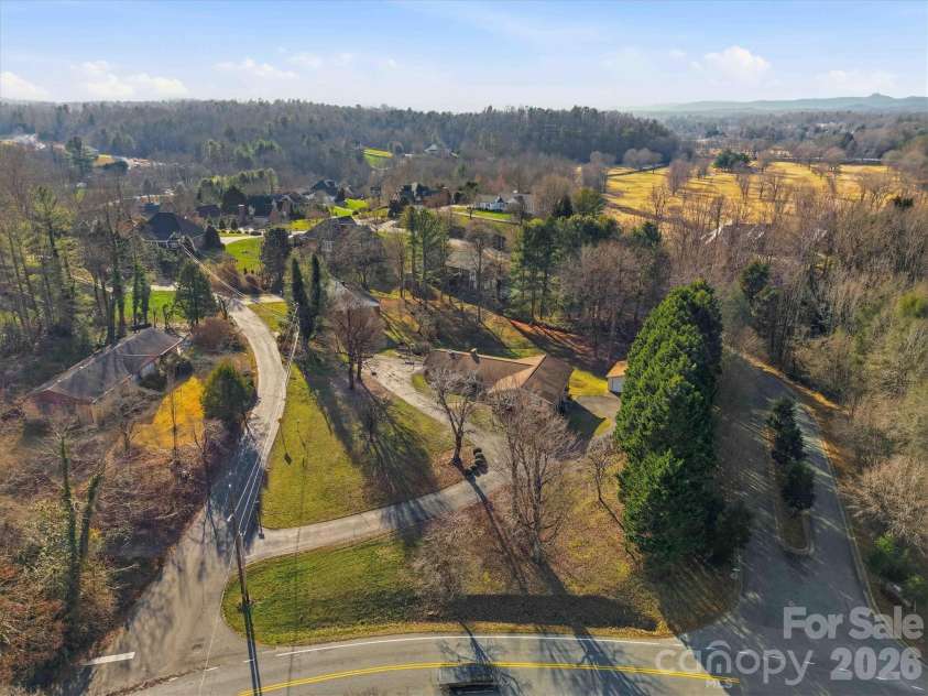 406 Wedgewood Place, Lenoir, NC 28645.  MLS# CAR4337217, YatesRealty ID 16545. 