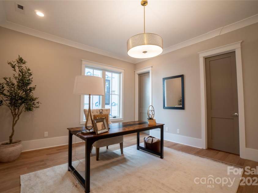 720 Ideal Way, Charlotte, NC 28209.  MLS# CAR4215496, YatesRealty ID 16548. 