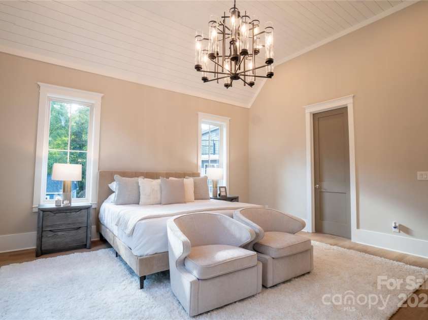 720 Ideal Way, Charlotte, NC 28209.  MLS# CAR4215496, YatesRealty ID 16548. Primary Bedroom 1