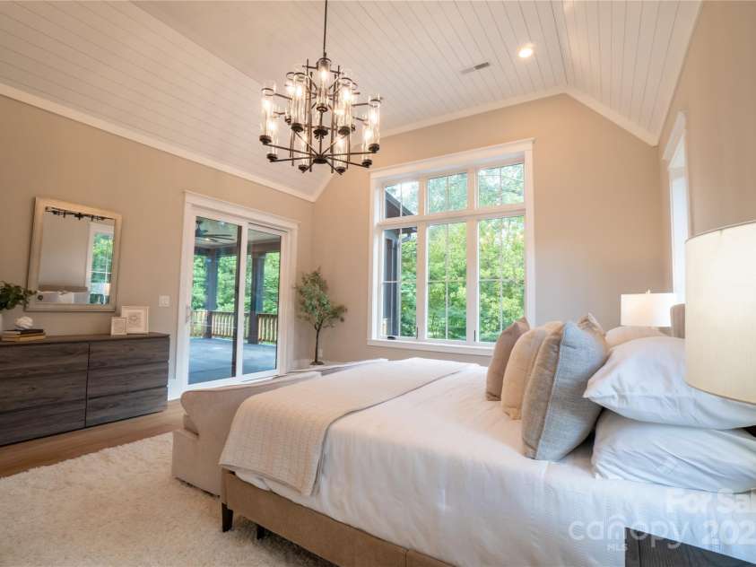 720 Ideal Way, Charlotte, NC 28209.  MLS# CAR4215496, YatesRealty ID 16548. Primary Bedroom 1