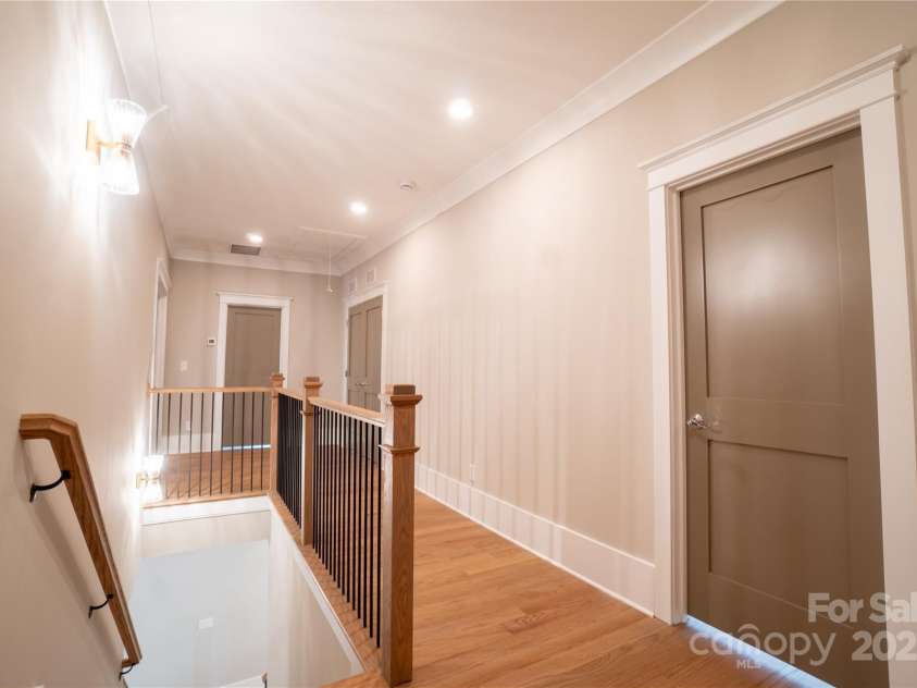 720 Ideal Way, Charlotte, NC 28209.  MLS# CAR4215496, YatesRealty ID 16548. Second Floor Hallway