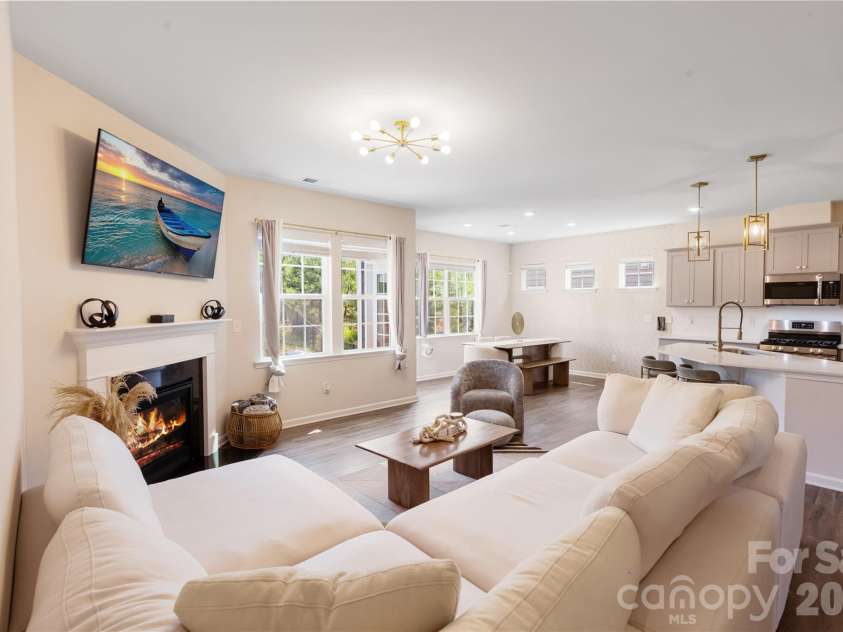 1001 Linn Cove Cove, Waxhaw, NC 28173.  MLS# CAR4371151, YatesRealty ID 16549. 