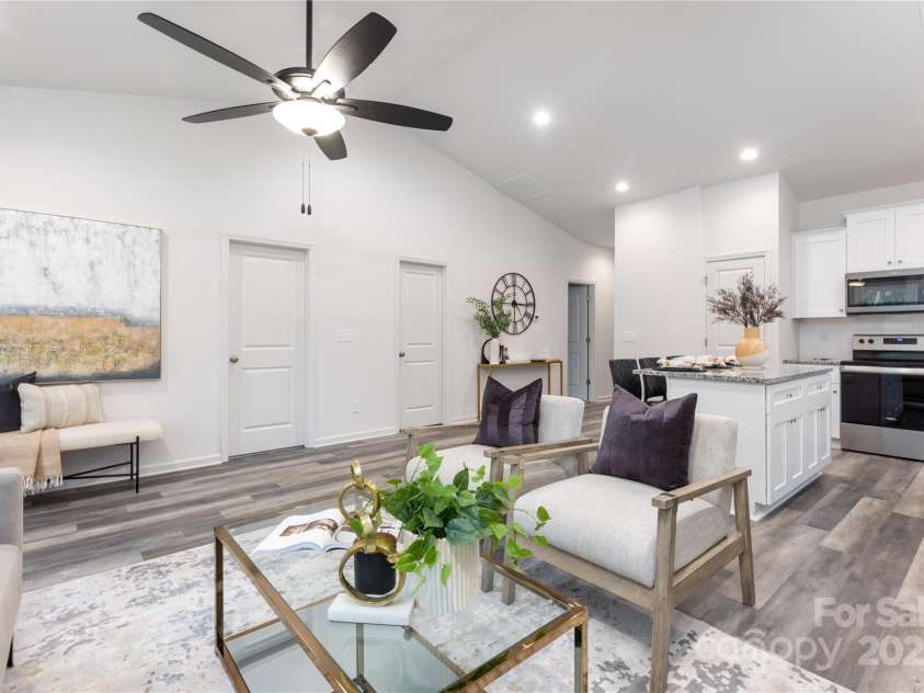 5517 Skycrest Drive, Charlotte, NC 28269.  MLS# CAR4212333, YatesRealty ID 1655. Representation