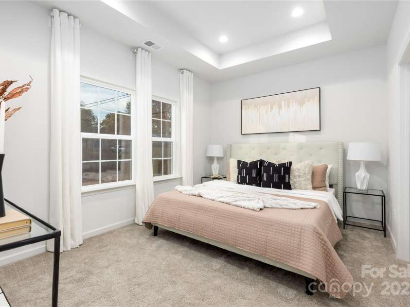 5517 Skycrest Drive, Charlotte, NC 28269.  MLS# CAR4212333, YatesRealty ID 1655. Representation