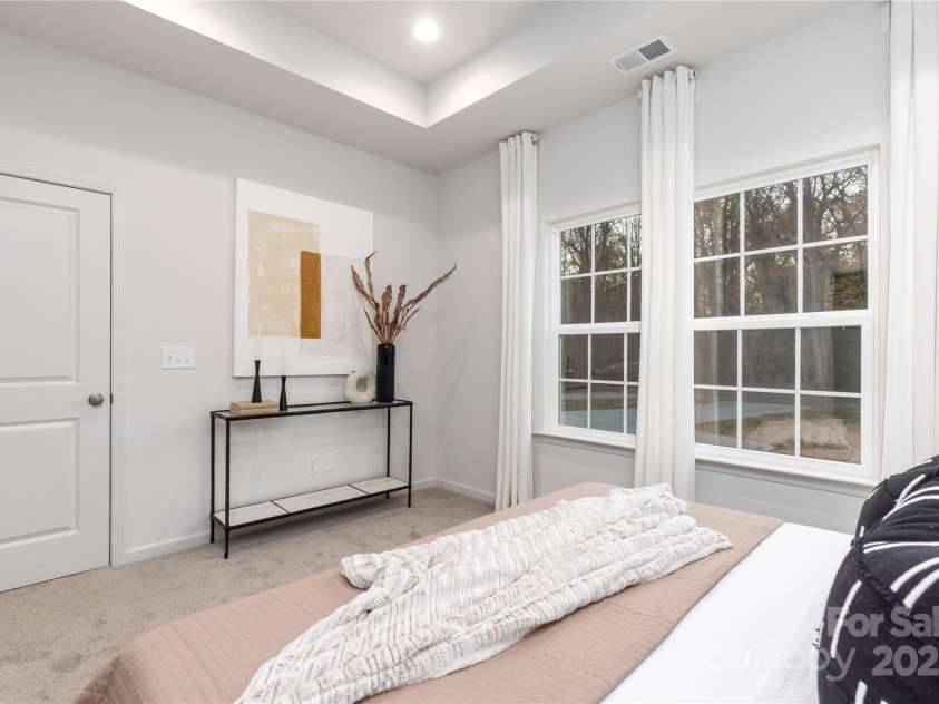 5517 Skycrest Drive, Charlotte, NC 28269.  MLS# CAR4212333, YatesRealty ID 1655. Representation