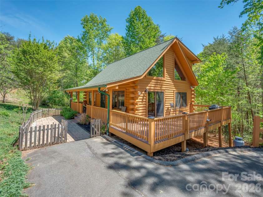 125 Pine Ridge Drive, Bostic, NC 28018.  MLS# CAR4372641, YatesRealty ID 16550. 