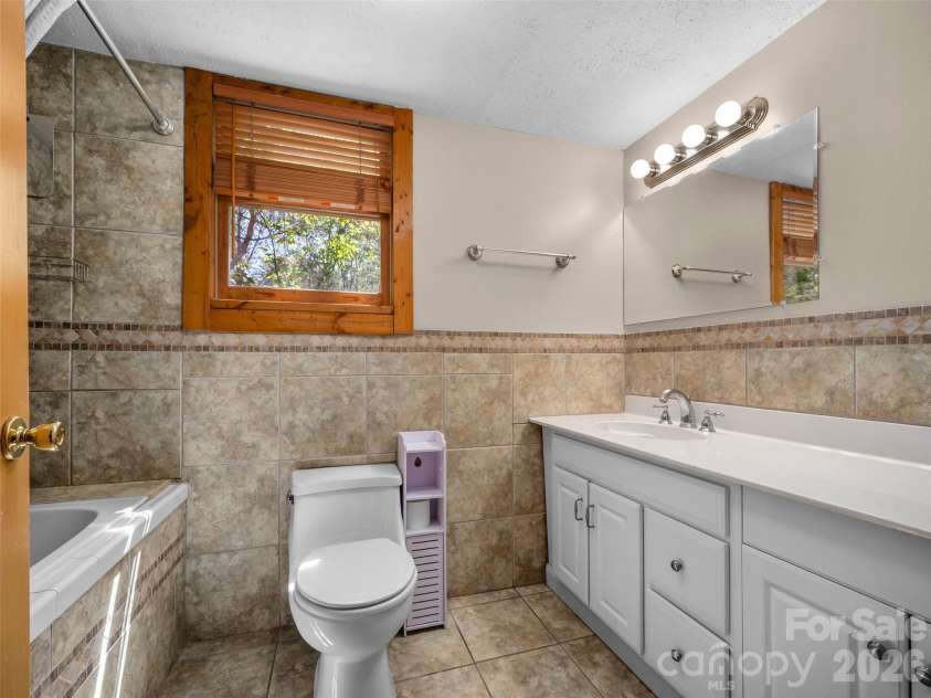 125 Pine Ridge Drive, Bostic, NC 28018.  MLS# CAR4372641, YatesRealty ID 16550. 