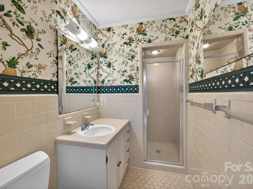 236 Richmond Road, Salisbury, NC 28144.  MLS# CAR4373599, YatesRealty ID 16551. Full Bathroom 3