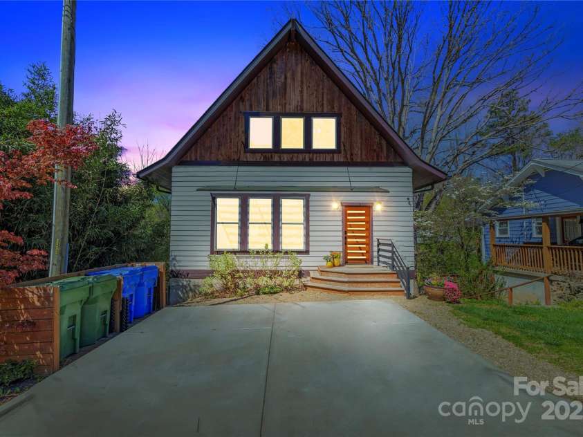 51 Hubbard Avenue, Asheville, NC 28806.  MLS# CAR4243597, YatesRealty ID 16551. 