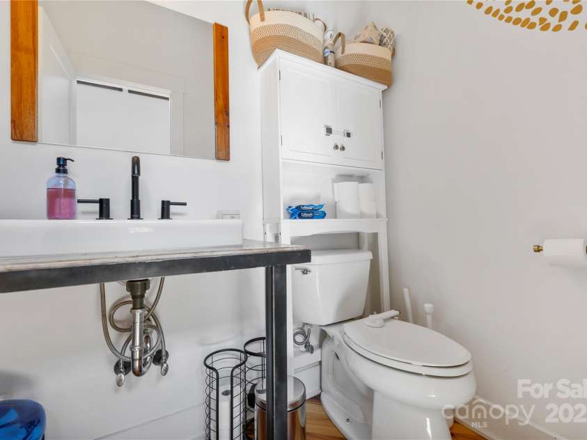 51 Hubbard Avenue, Asheville, NC 28806.  MLS# CAR4243597, YatesRealty ID 16551. 