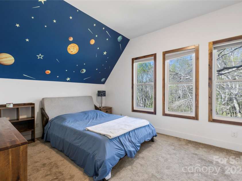 51 Hubbard Avenue, Asheville, NC 28806.  MLS# CAR4243597, YatesRealty ID 16551. 