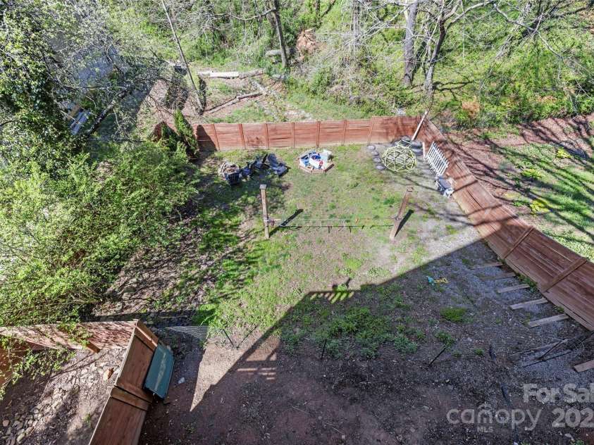 51 Hubbard Avenue, Asheville, NC 28806.  MLS# CAR4243597, YatesRealty ID 16551. 