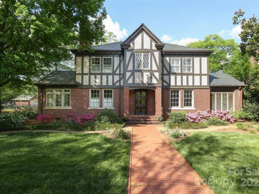 801 Berkeley Avenue, Charlotte, NC 28203.  MLS# CAR4243882, YatesRealty ID 16552. 
