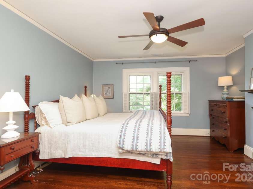 801 Berkeley Avenue, Charlotte, NC 28203.  MLS# CAR4243882, YatesRealty ID 16552. 