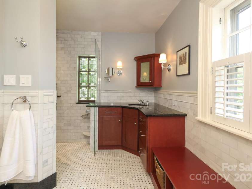 801 Berkeley Avenue, Charlotte, NC 28203.  MLS# CAR4243882, YatesRealty ID 16552. 